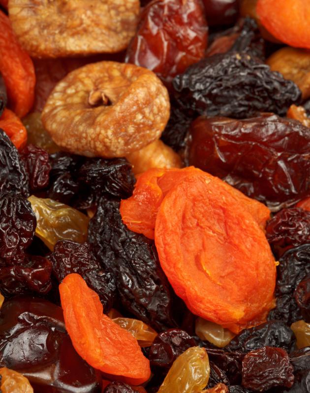 Canaries often eat dried fruit.