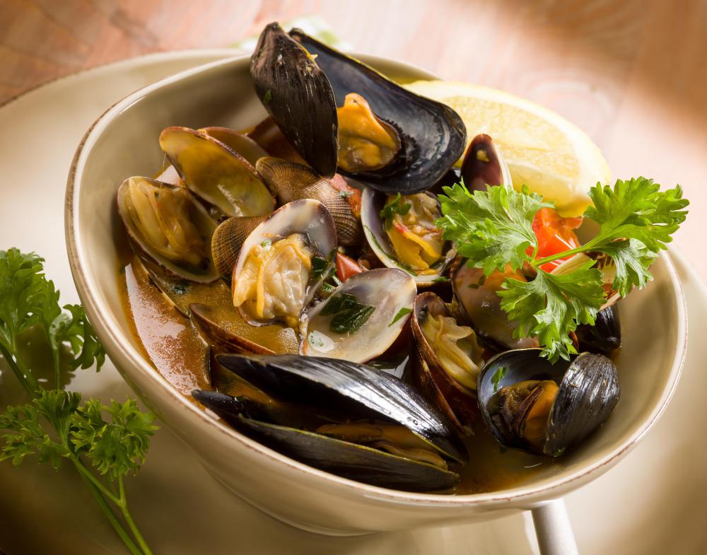 Mussels can be cooked in a variety of ways, such as smoking, steaming, and stewing.