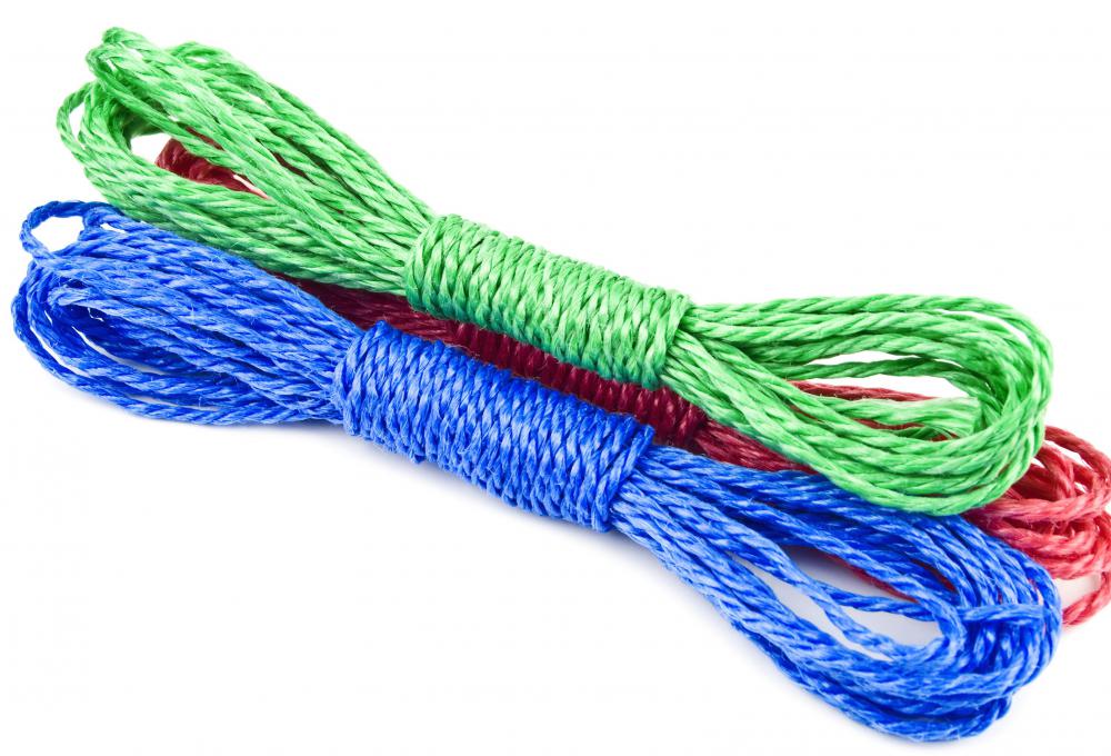 Some dog leashes are made of woven nylon.