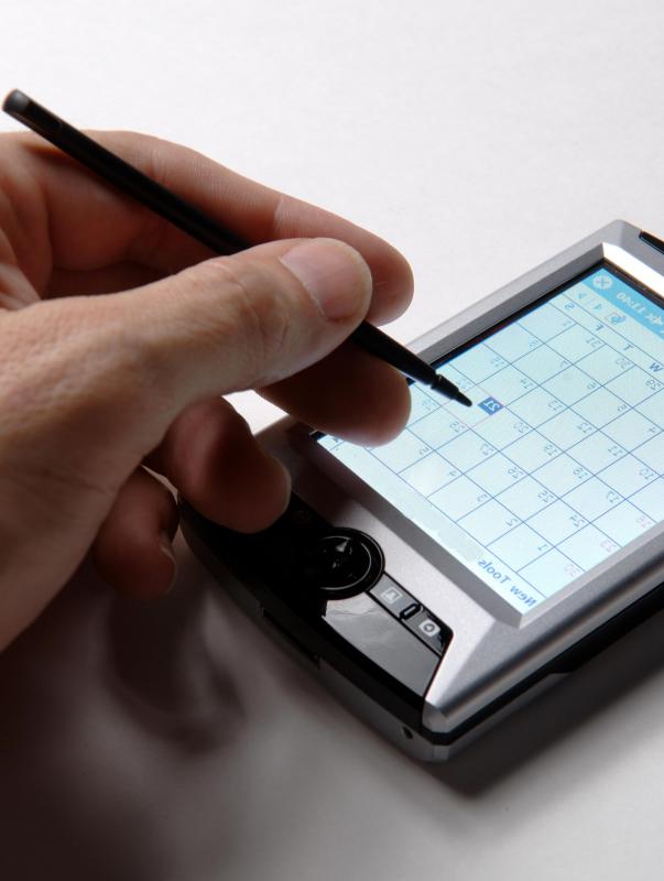 Personal digital assistants can be used to display information located in digital field guides.