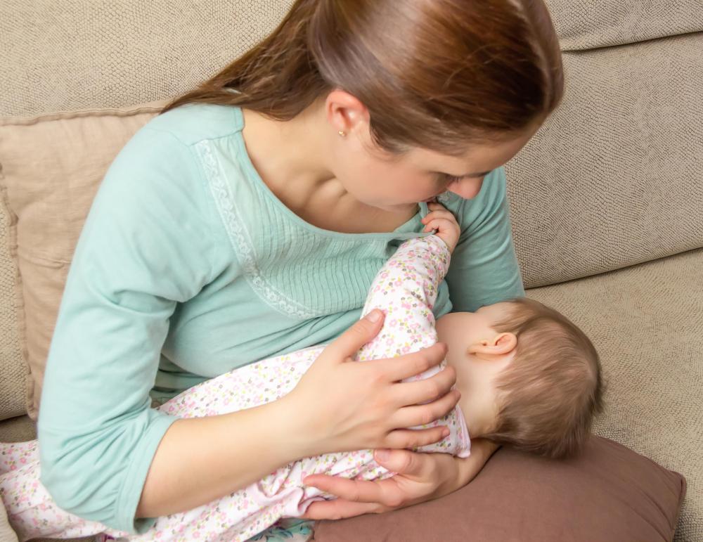Breastfeeding mothers should avoid boswellia.